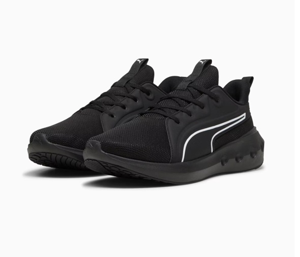 Puma Softride Carsoner en allsidig og komfortabel joggesko designet for både trening og hverdagsbruk. Med en lett konstruksjon og moderne design passer den perfekt for deg som ønsker demping og stil i ett.